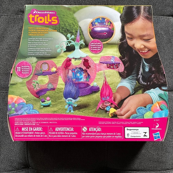 Trolls Poppy’s Coronation Pod - Picture 2 of 2